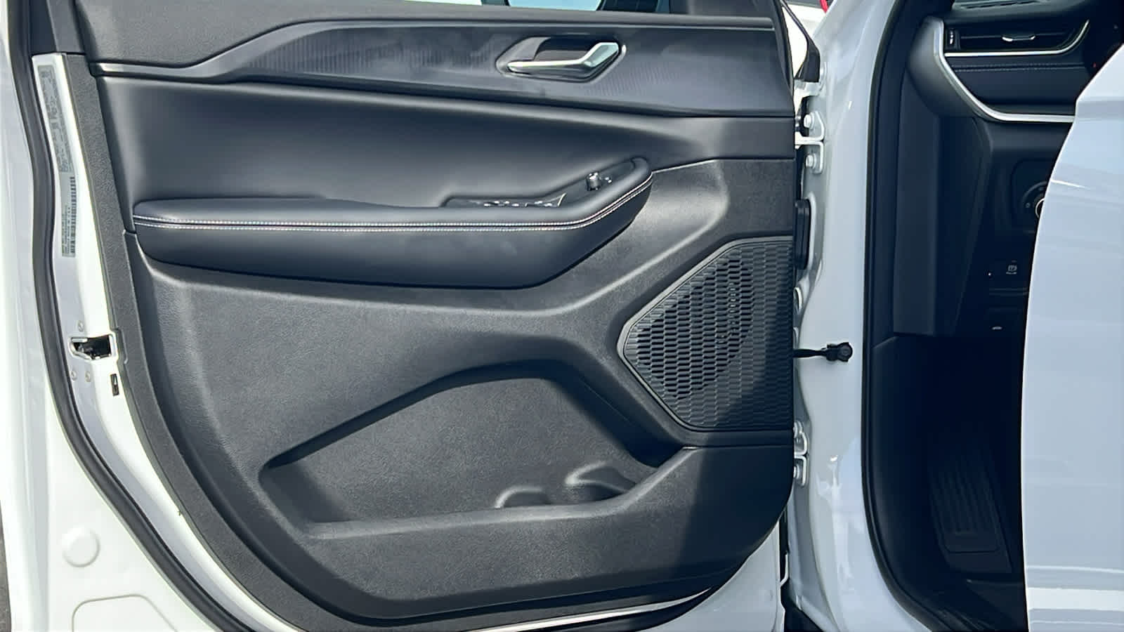 Thumbnail: 2025 Jeep Grand Cherokee L - 23