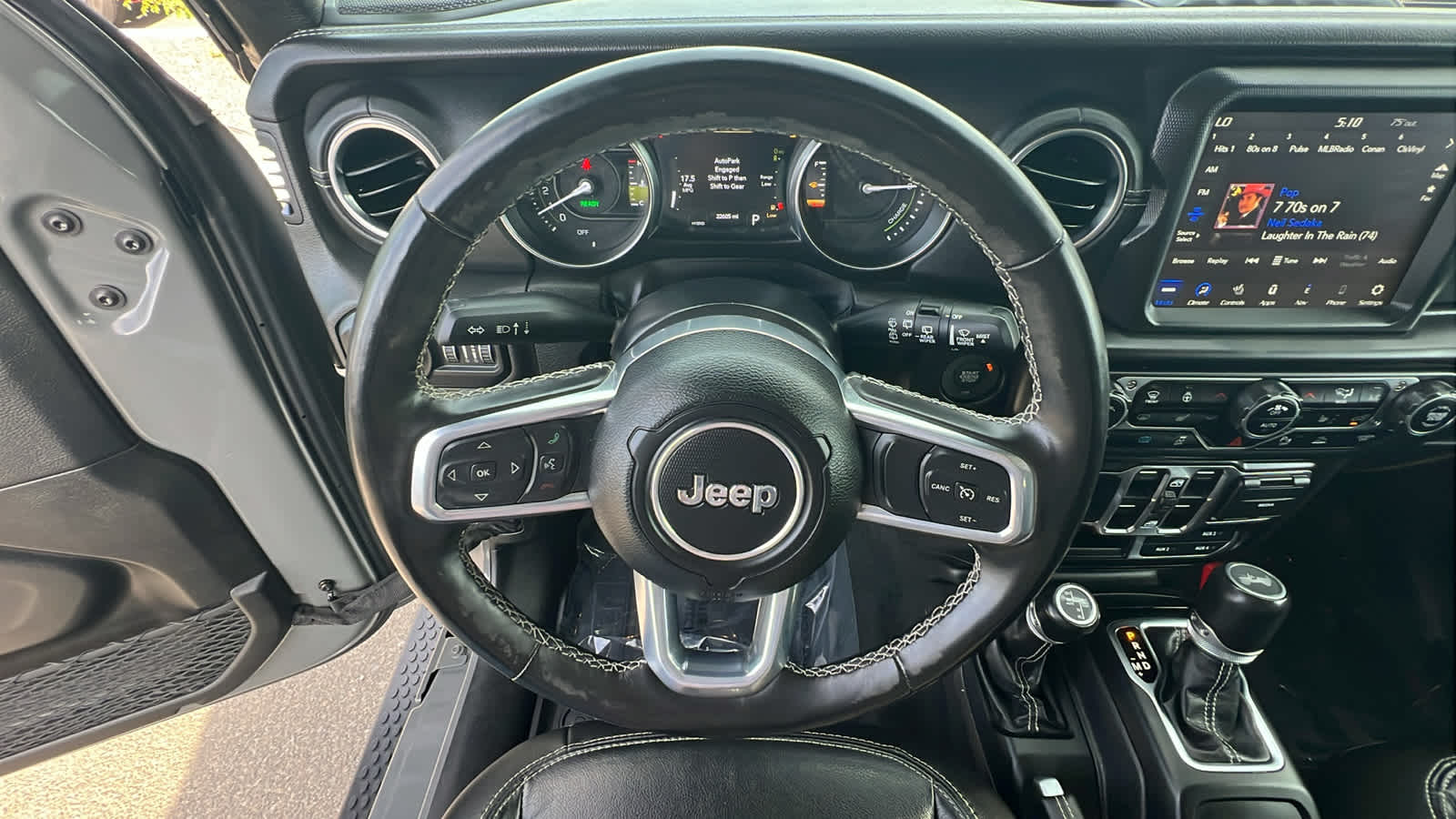 Thumbnail: 2022 Jeep Wrangler - 18