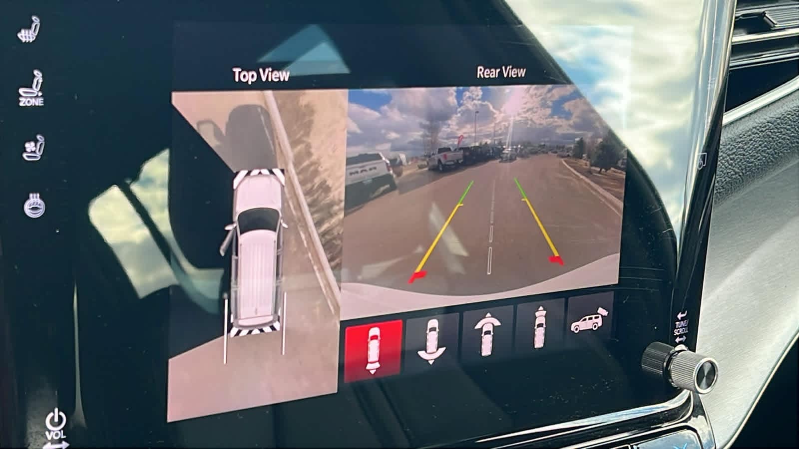 Thumbnail: 2025 Jeep Wagoneer - 16