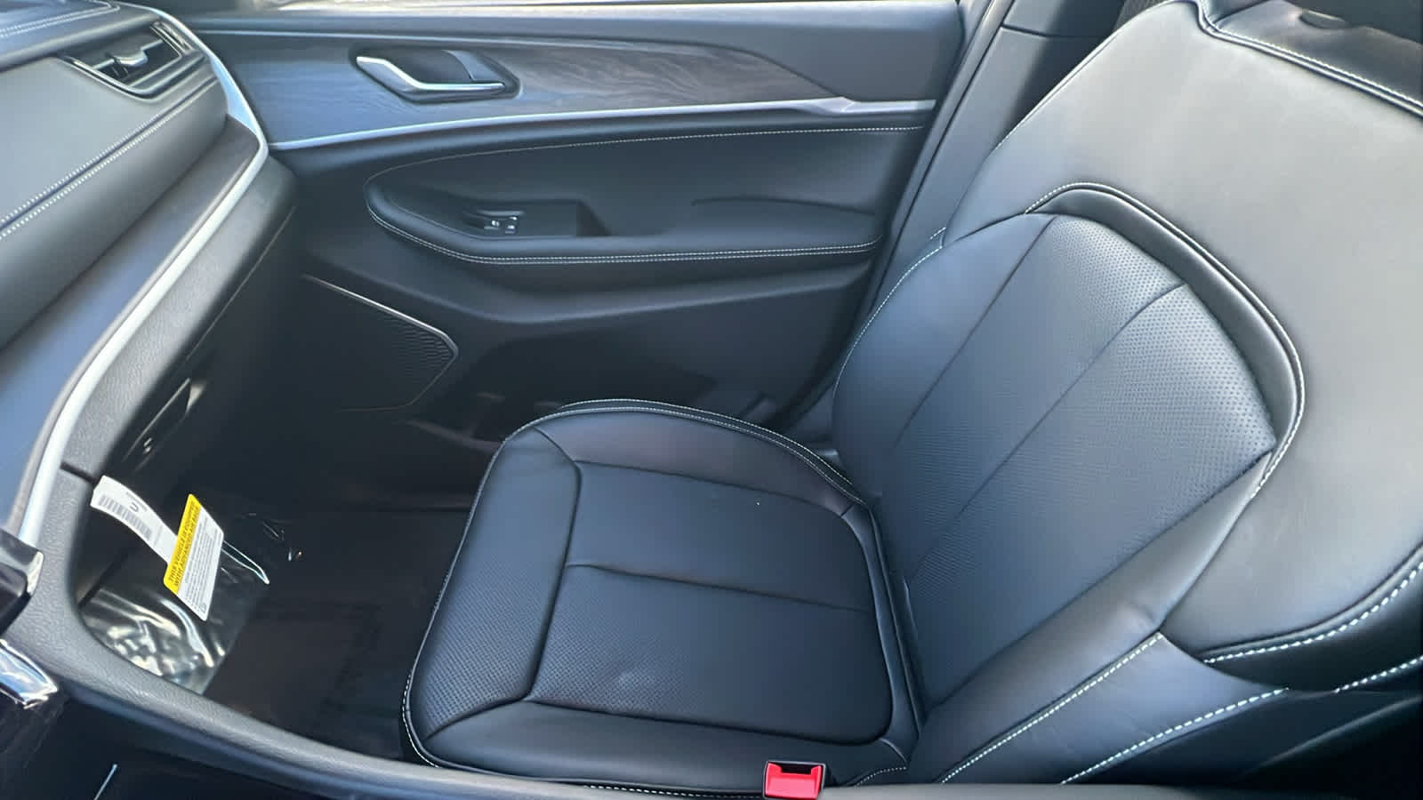 Thumbnail: 2026 Jeep Grand Cherokee - 12