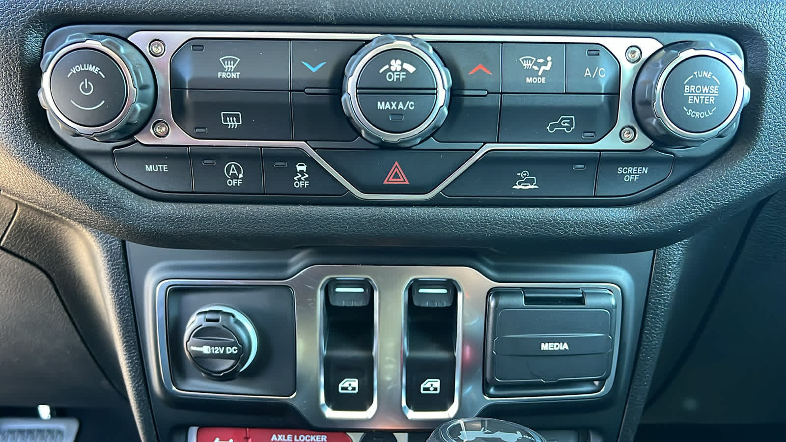 Thumbnail: 2026 Jeep Wrangler - 14