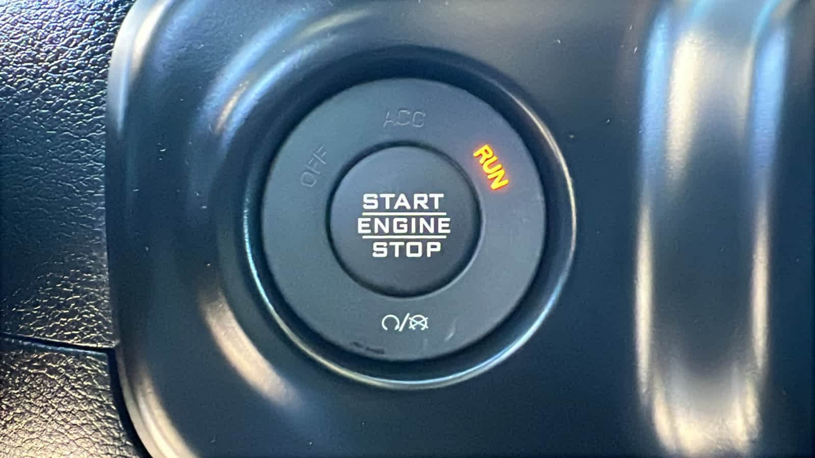 Thumbnail: 2022 Jeep Gladiator - 17