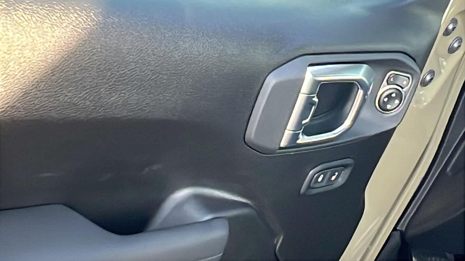 Thumbnail: 2026 Jeep Wrangler - 22