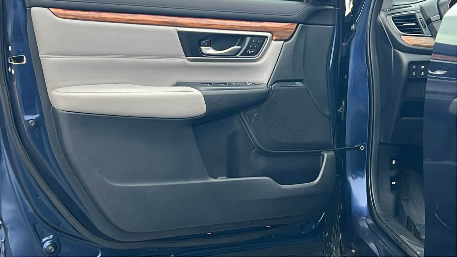 Thumbnail: 2017 Honda CR-V - 23