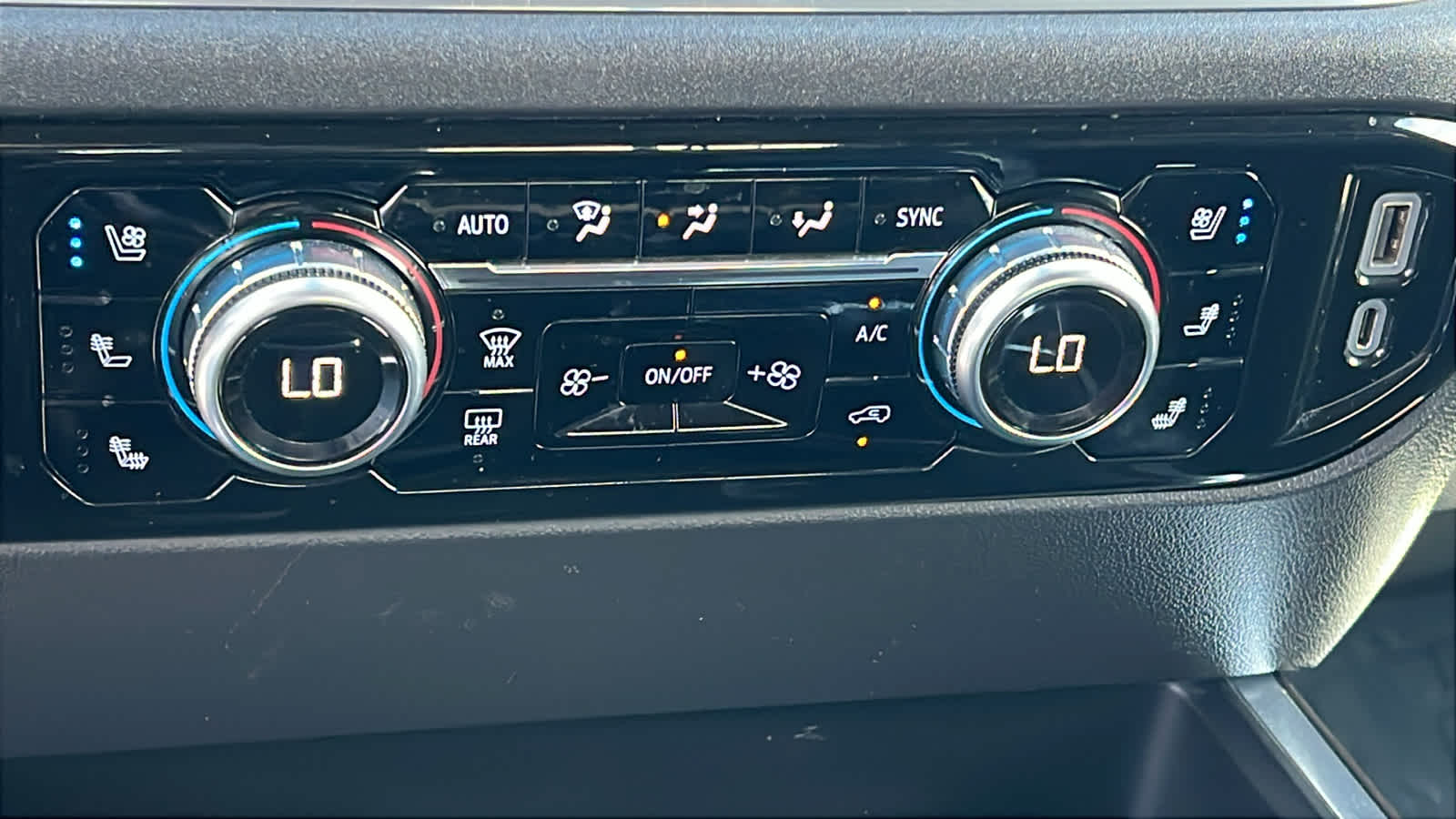 Thumbnail: 2023 GMC Sierra 1500 - 14