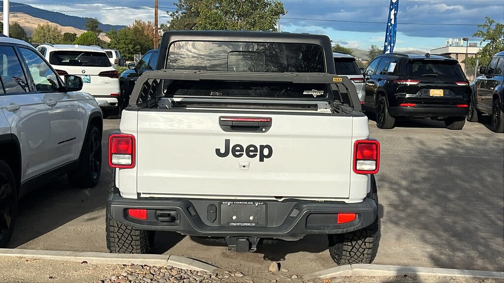 Used 2022 Jeep Gladiator Sport S Truck Crew Cab