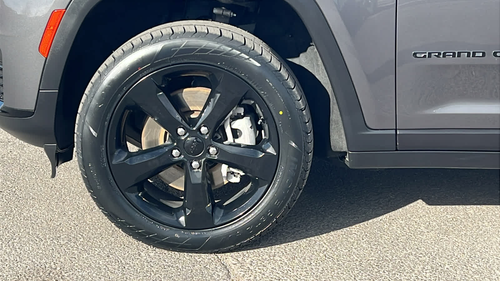 Thumbnail: 2023 Jeep Grand Cherokee - 9