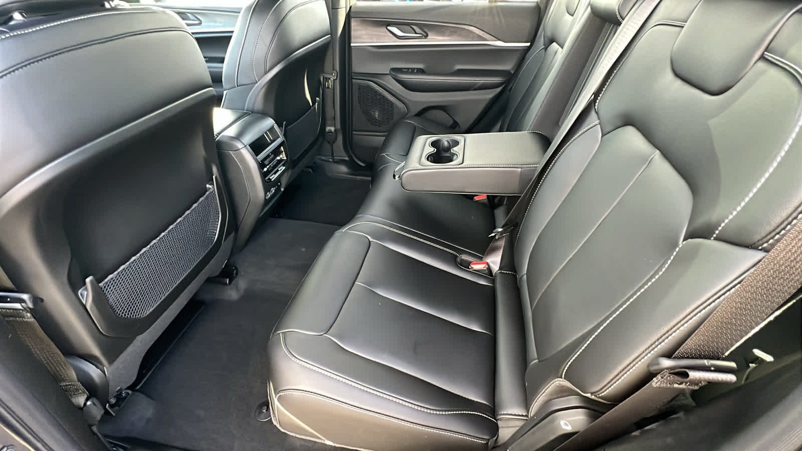 Thumbnail: 2025 Jeep Grand Cherokee - 24