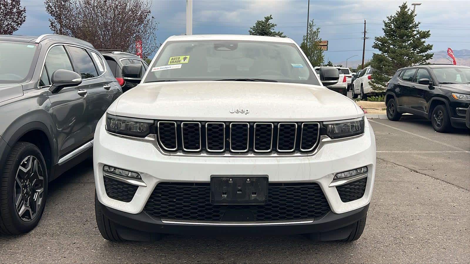 2023 Jeep Grand Cherokee Limited photo 2