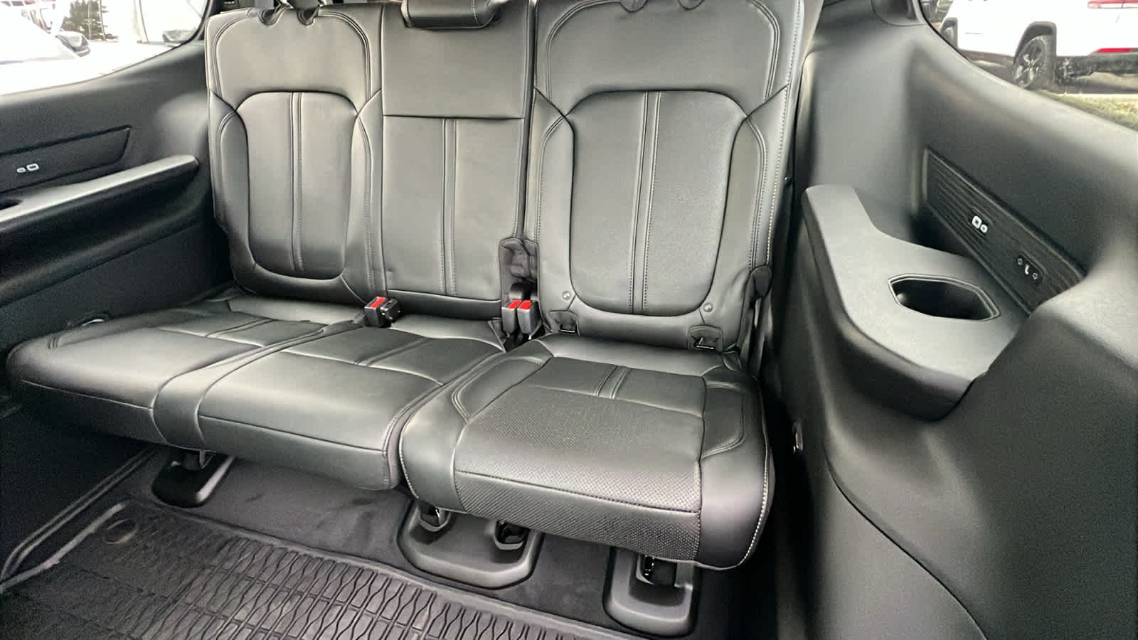 Thumbnail: 2025 Jeep Wagoneer - 31