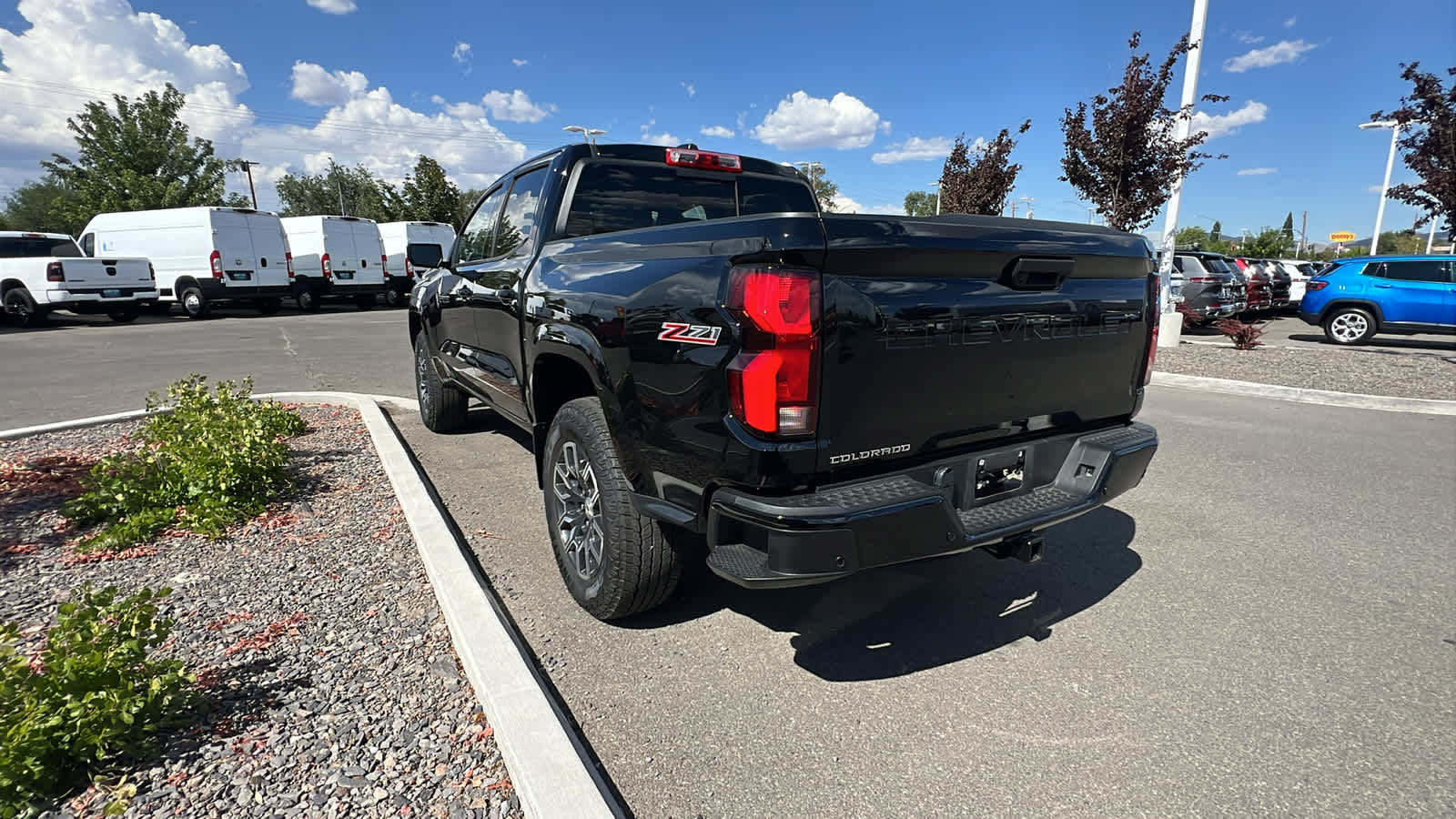 Thumbnail: 2023 Chevrolet Colorado - 7