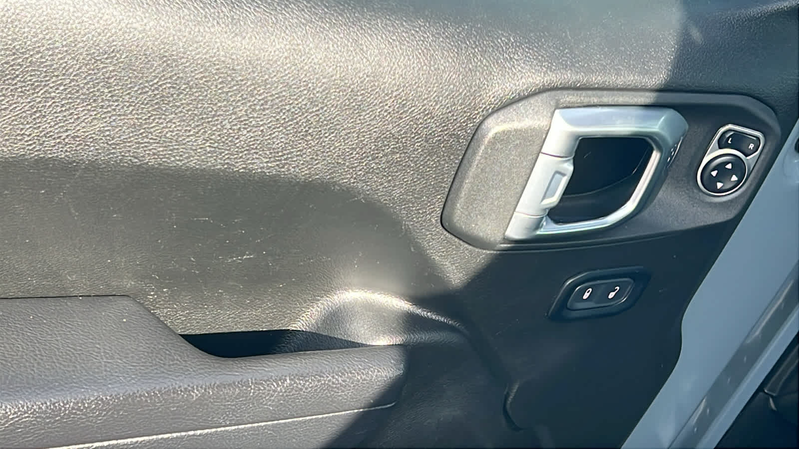 Thumbnail: 2024 Jeep Wrangler - 22