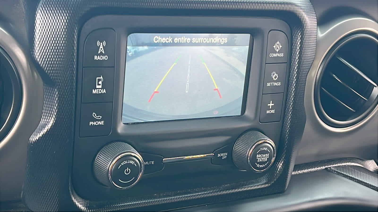 Thumbnail: 2019 Jeep Wrangler - 16