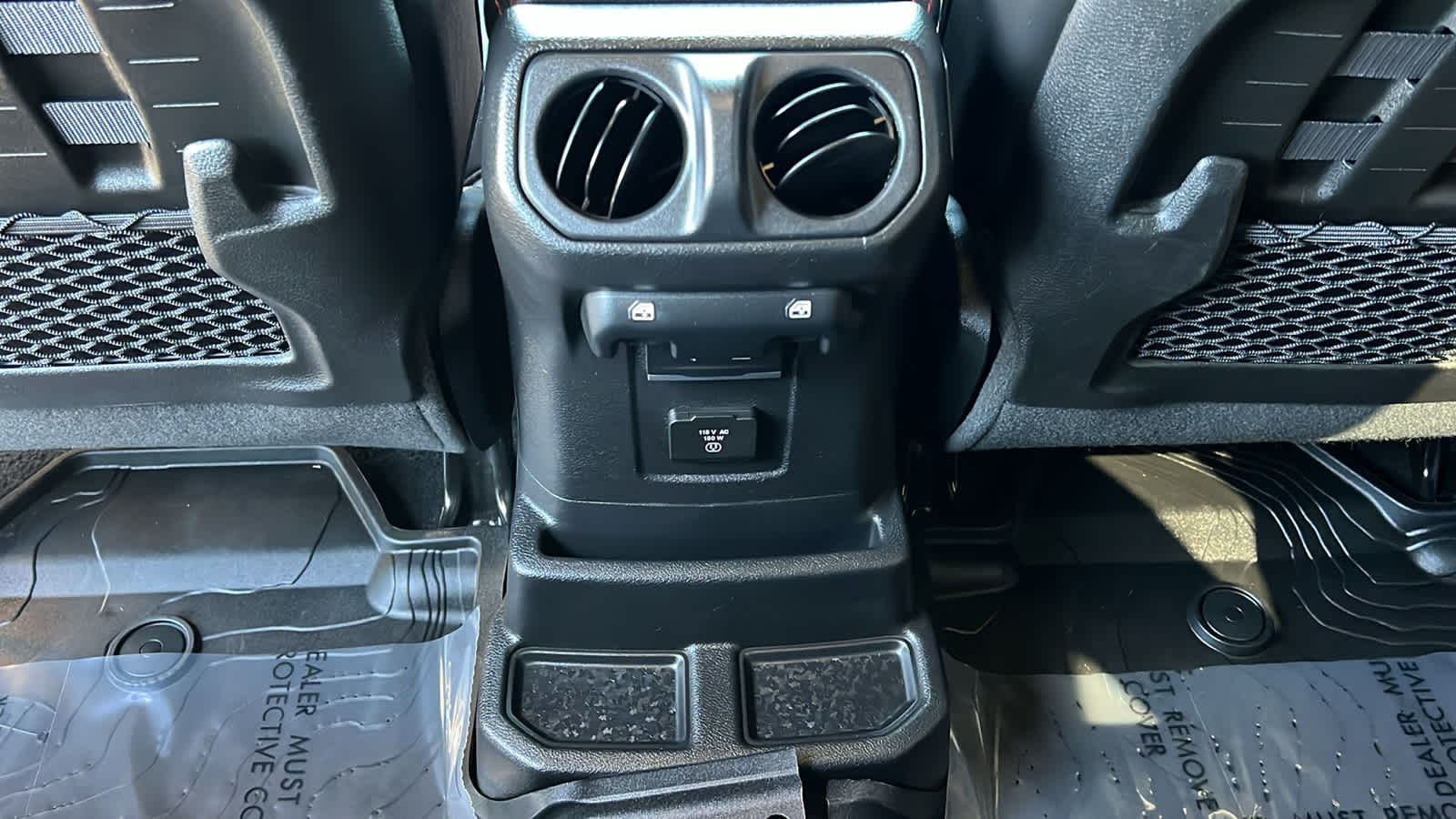 Thumbnail: 2019 Jeep Wrangler - 25