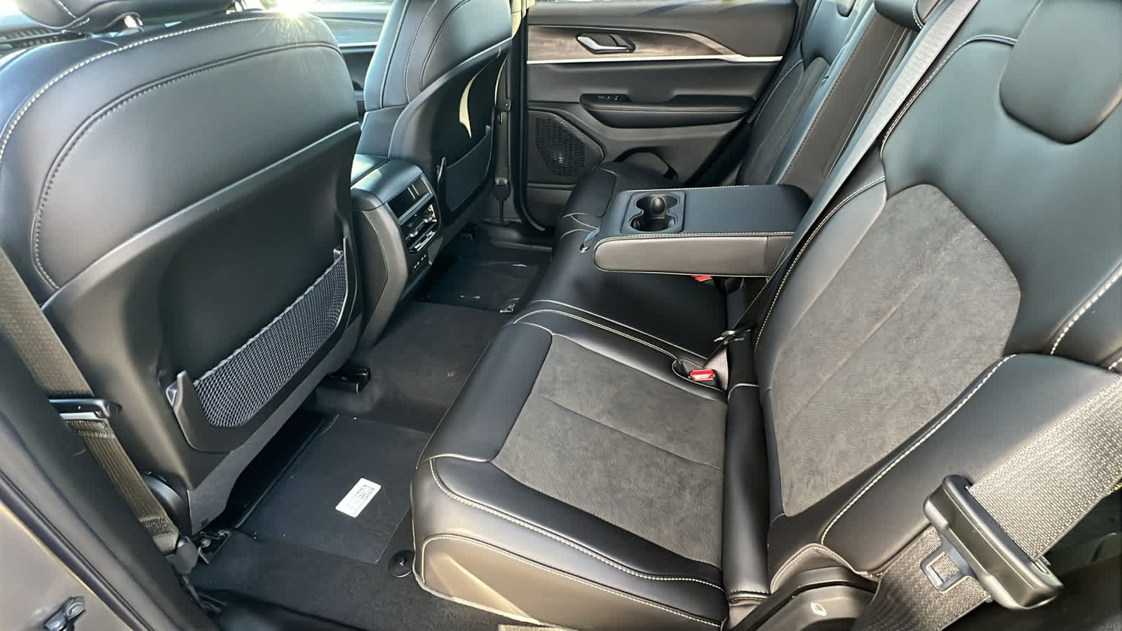 Thumbnail: 2026 Jeep Grand Cherokee - 24