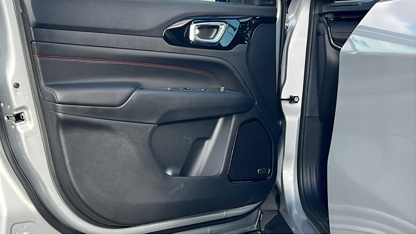 Thumbnail: 2026 Jeep Compass - 23