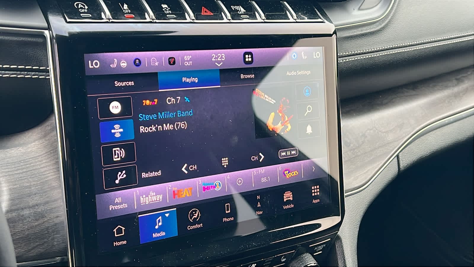 Thumbnail: 2025 Jeep Grand Cherokee L - 15