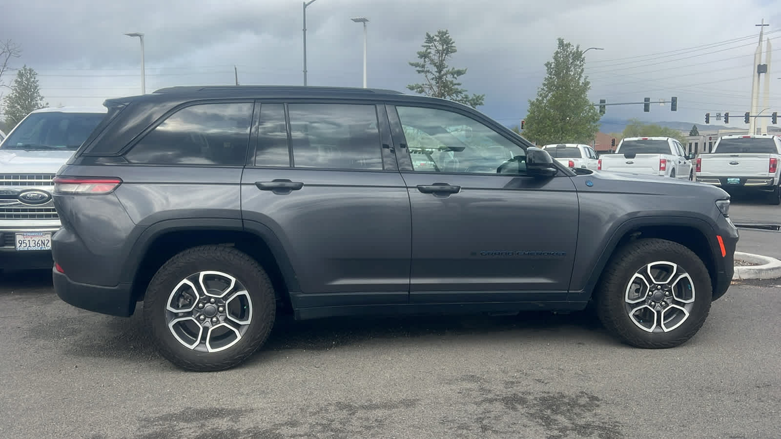 Thumbnail: 2022 Jeep Grand Cherokee - 4