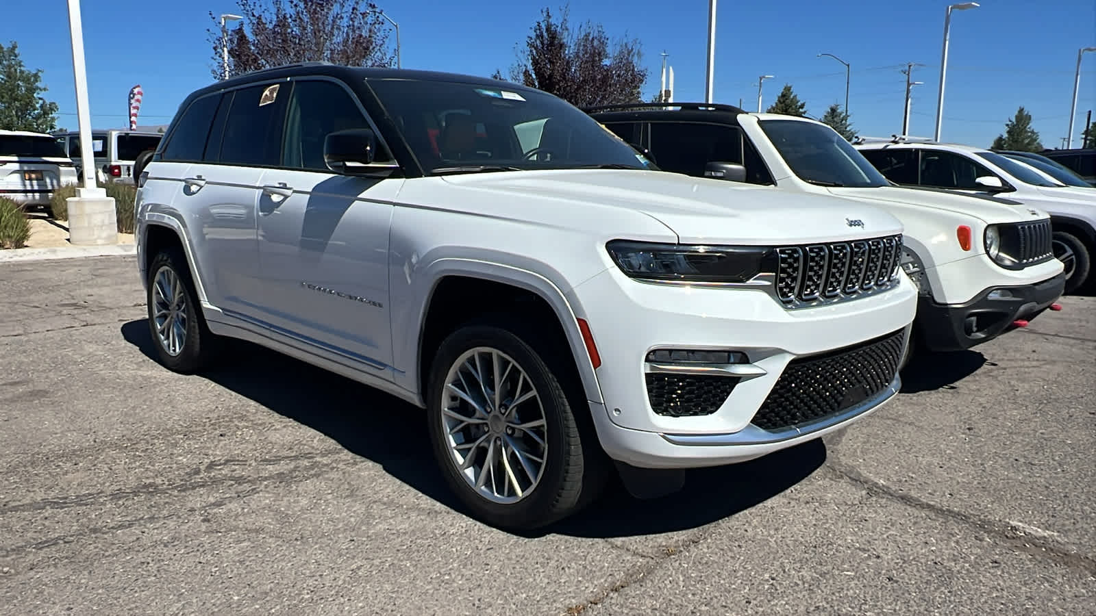 Thumbnail: 2023 Jeep Grand Cherokee - 3