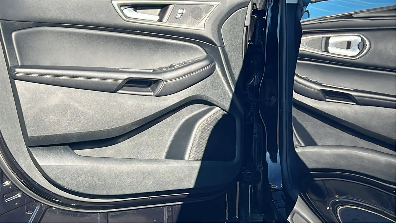 Thumbnail: 2023 Ford Edge - 23