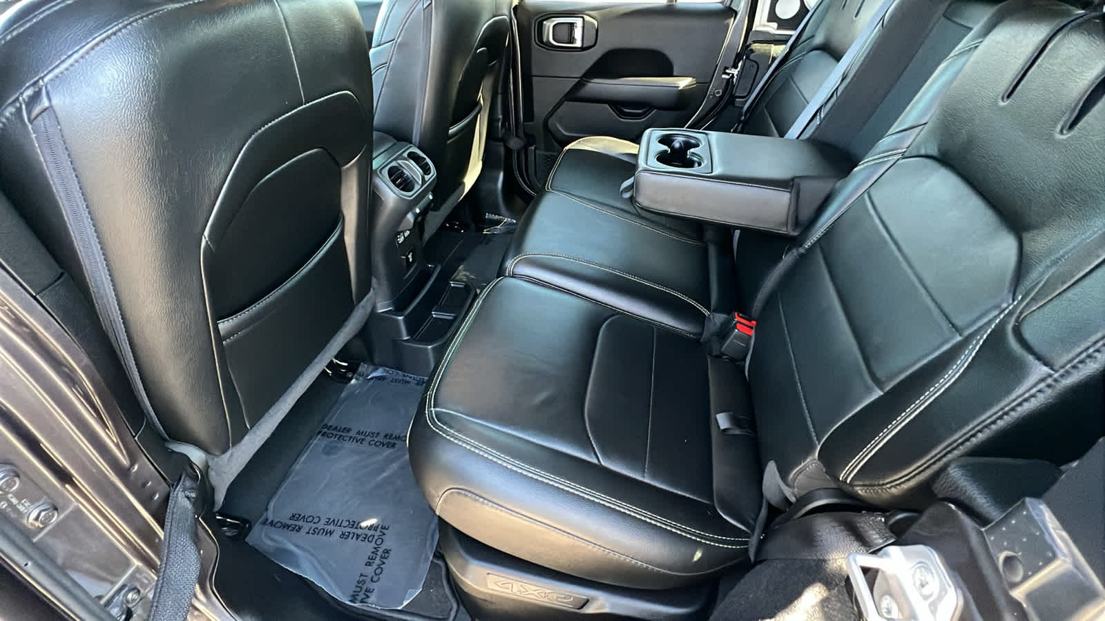 Thumbnail: 2022 Jeep Wrangler - 24