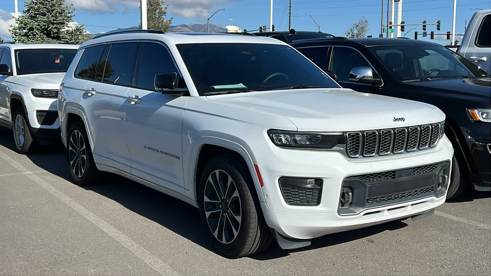 Thumbnail: 2023 Jeep Grand Cherokee - 3