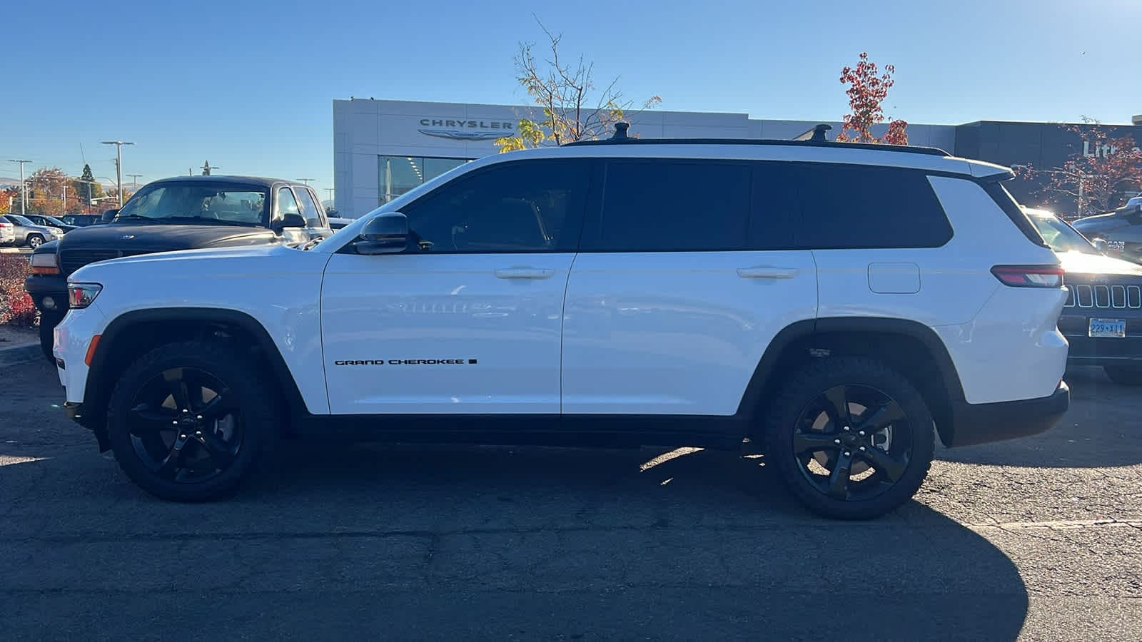 Thumbnail: 2023 Jeep Grand Cherokee - 8