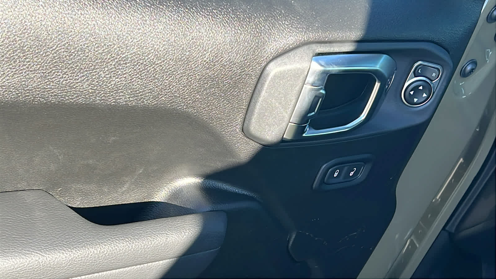 Thumbnail: 2026 Jeep Gladiator - 22