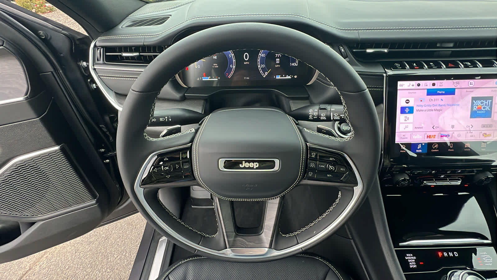 Thumbnail: 2025 Jeep Grand Cherokee L - 18