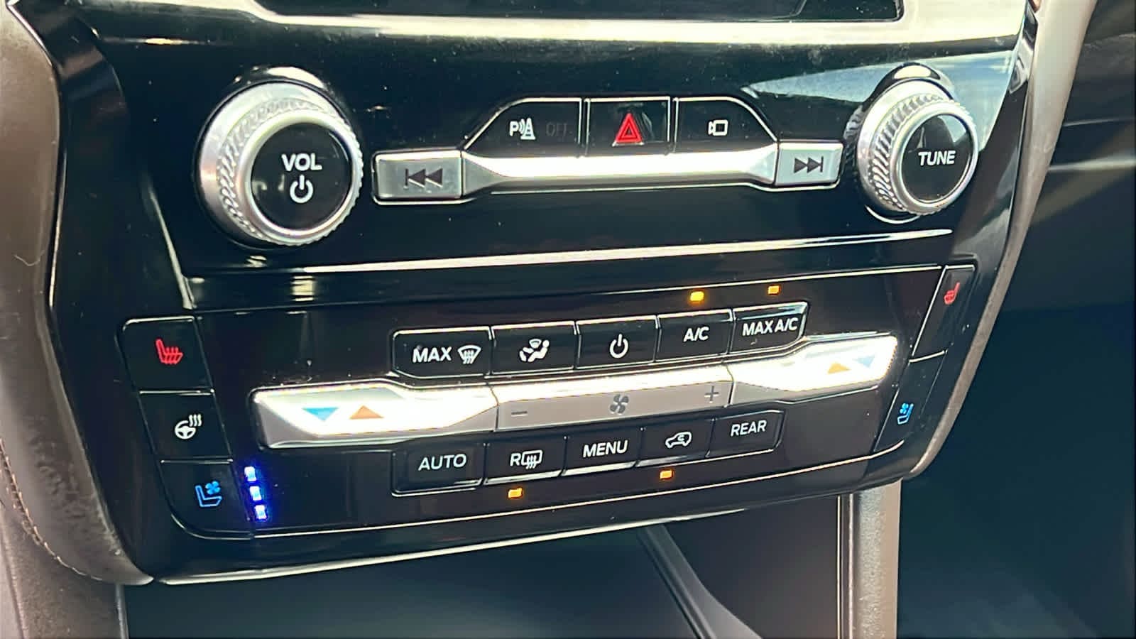 Thumbnail: 2023 Ford Explorer - 14