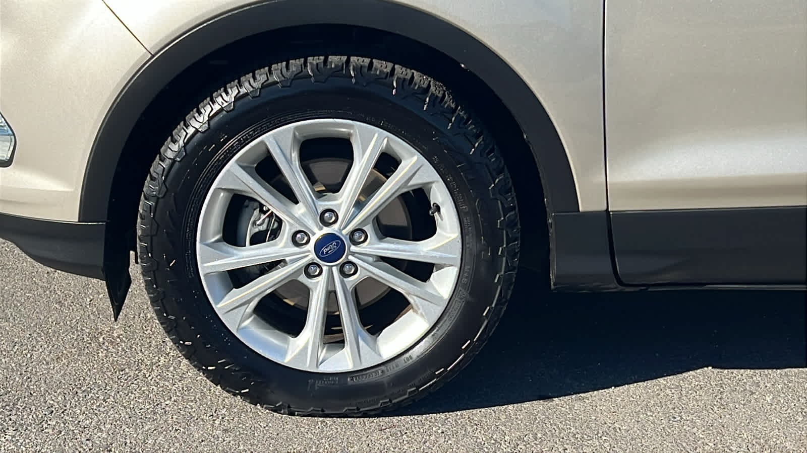 Thumbnail: 2017 Ford Escape - 9