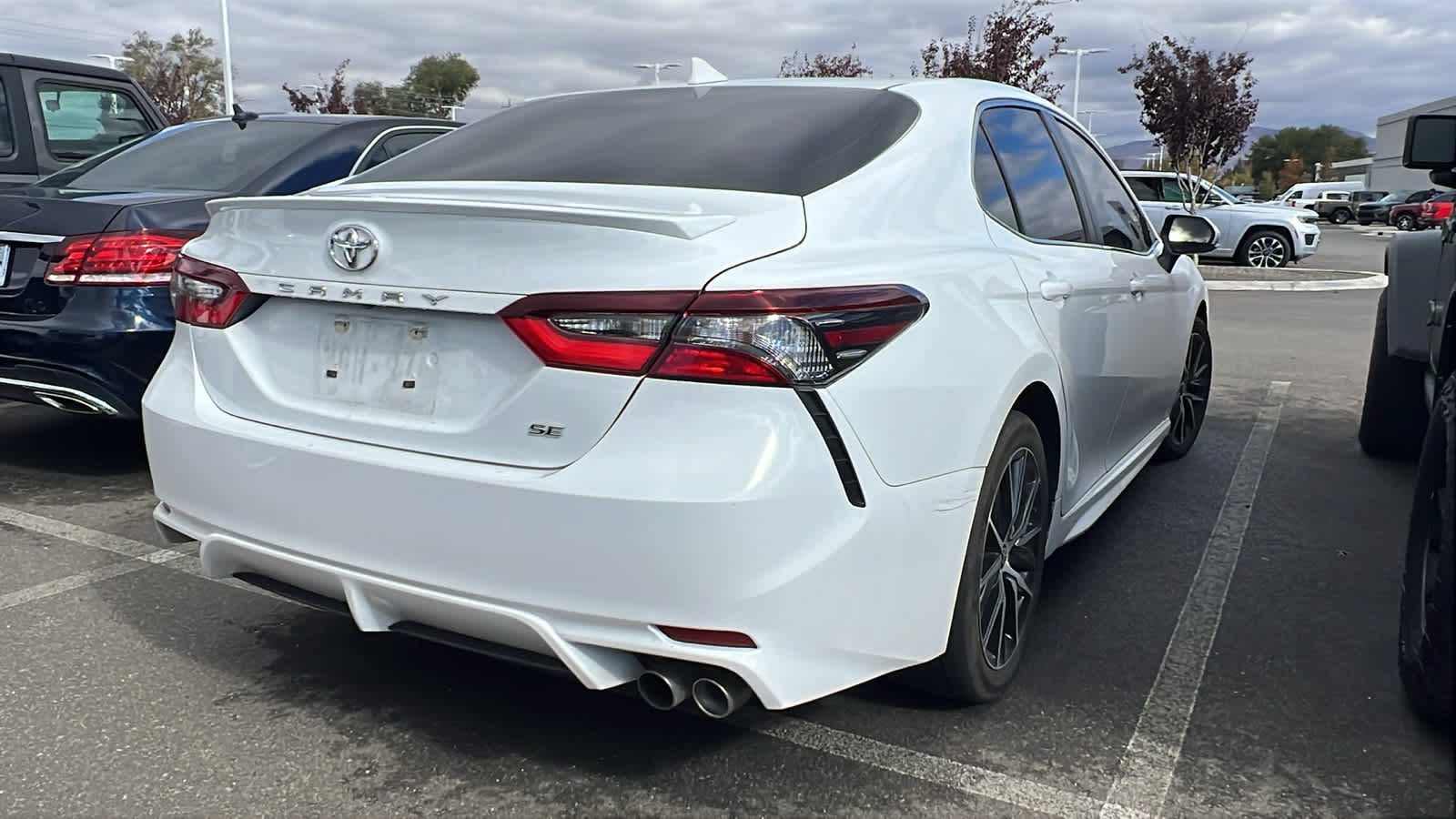 2023 Toyota Camry SE photo 4