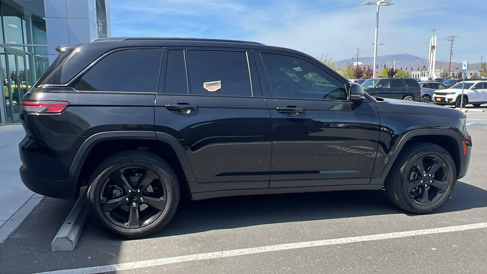 Thumbnail: 2023 Jeep Grand Cherokee - 4
