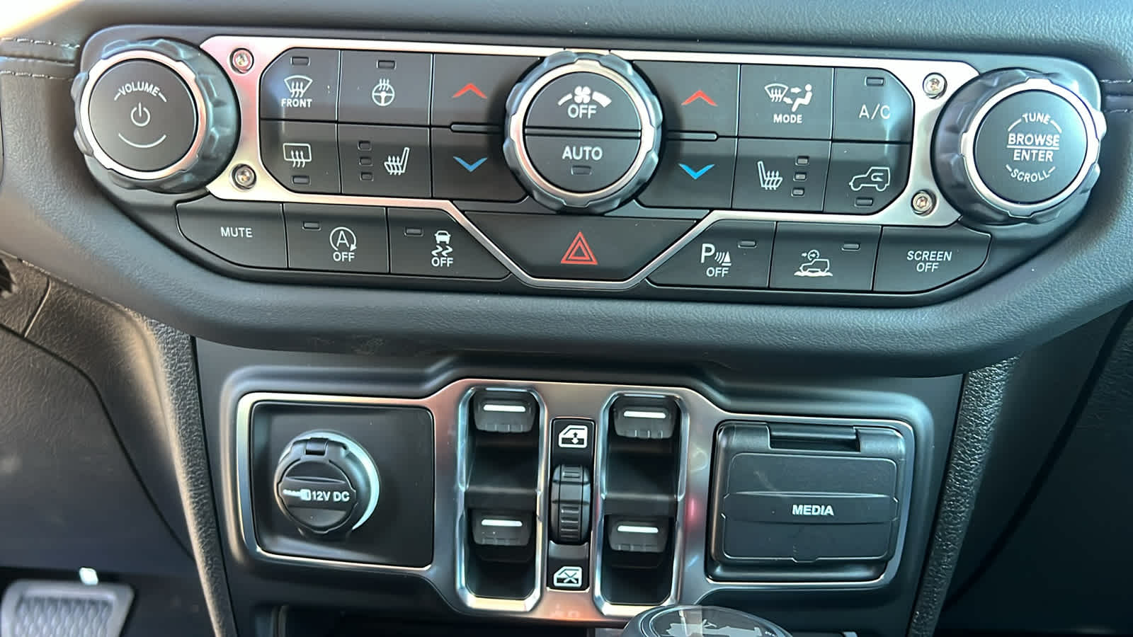 Thumbnail: 2026 Jeep Wrangler - 14