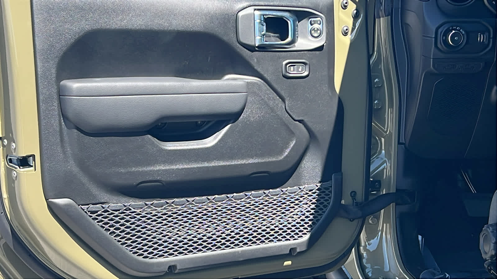 Thumbnail: 2026 Jeep Wrangler - 23