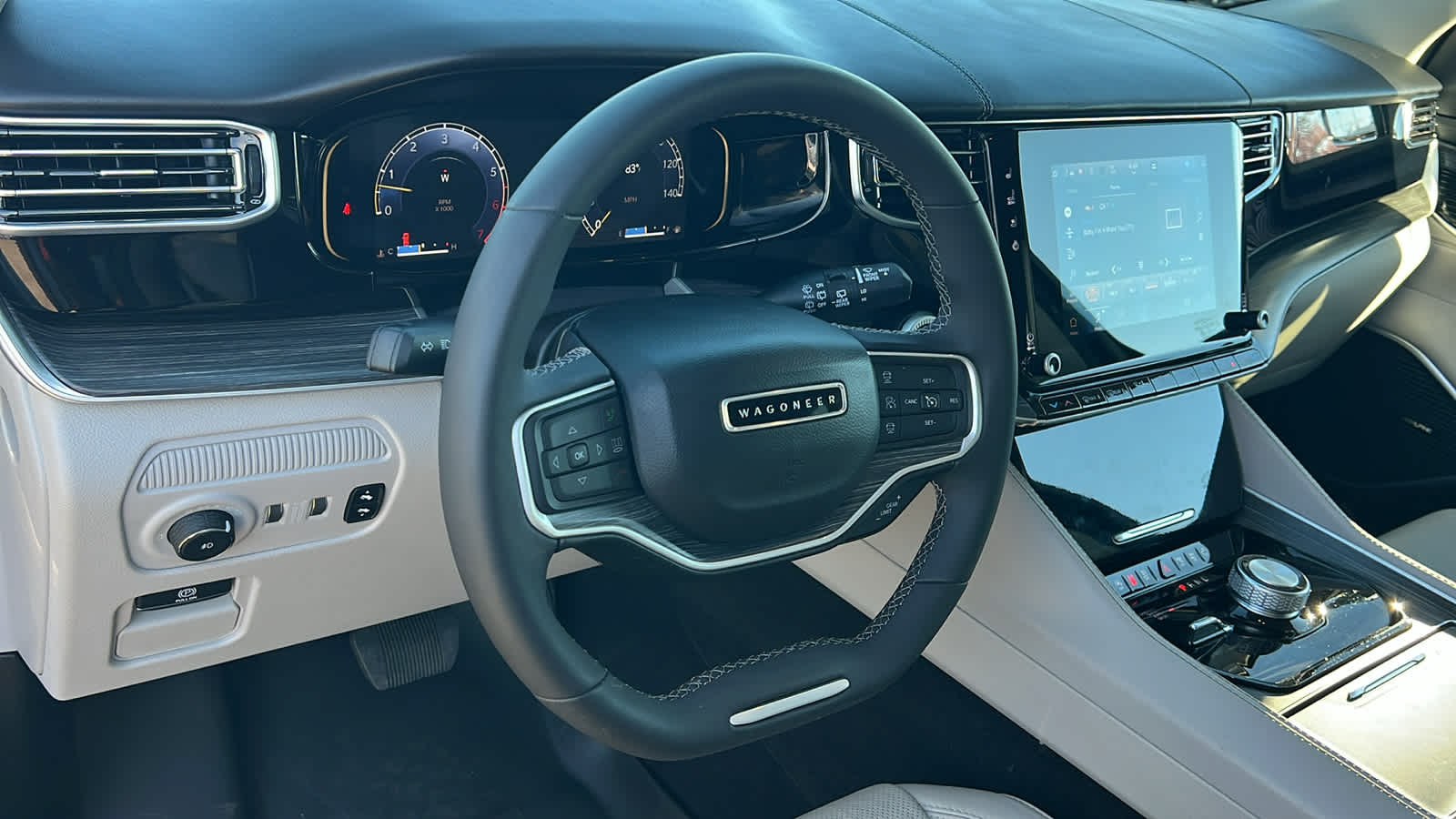 Thumbnail: 2023 Jeep Wagoneer - 10