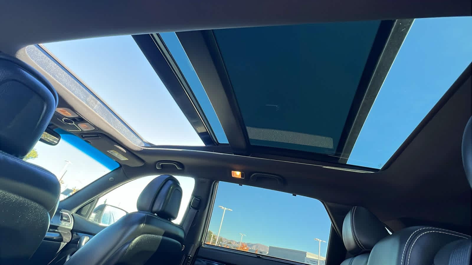 Thumbnail: 2014 Kia Sorento - 31