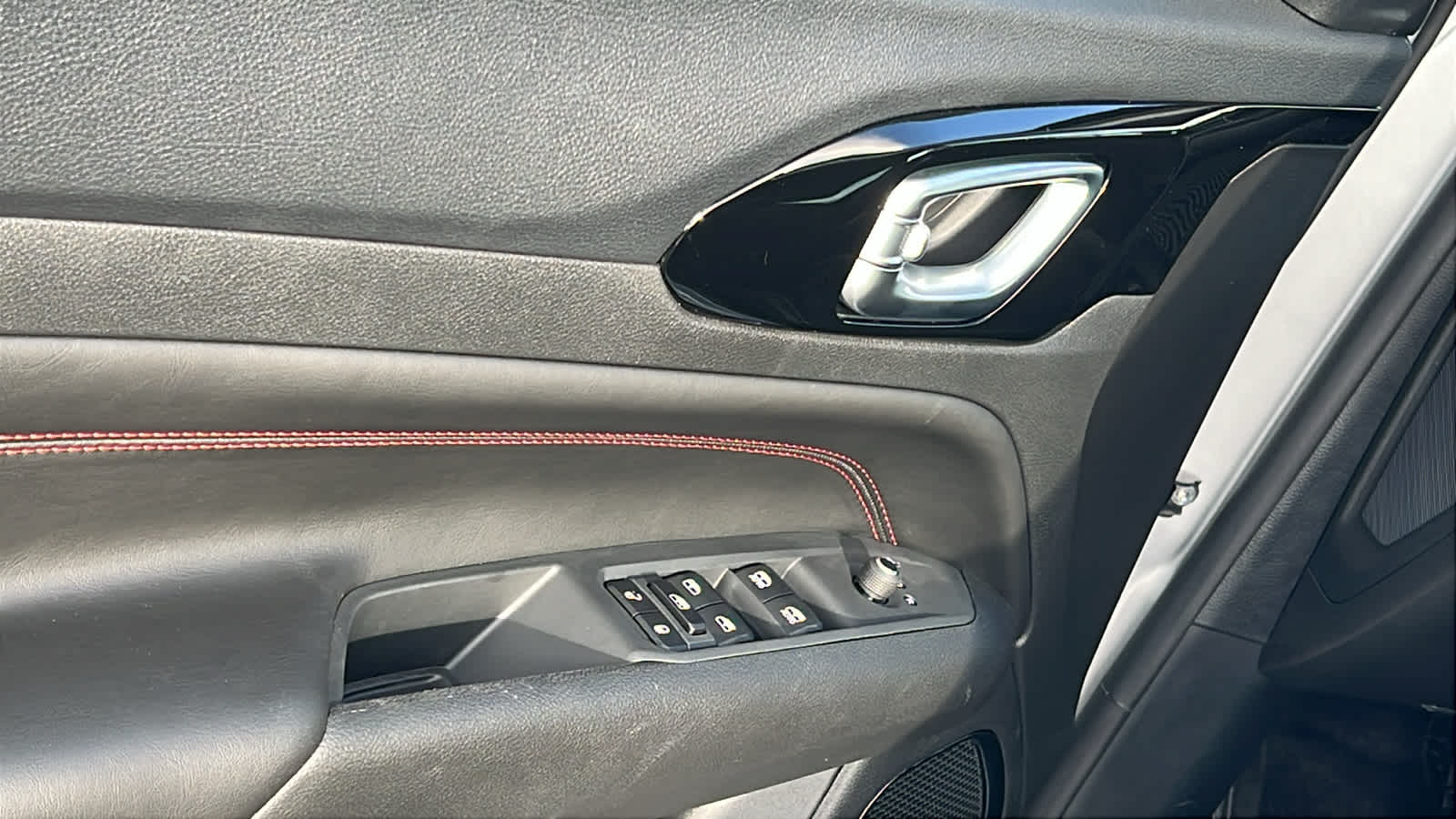 Thumbnail: 2026 Jeep Compass - 22