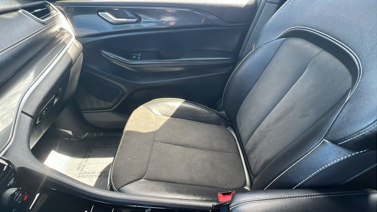 Thumbnail: 2023 Jeep Grand Cherokee - 12