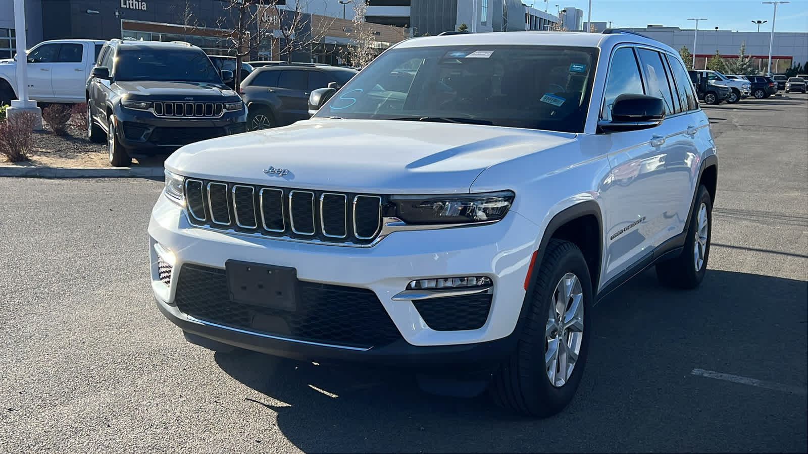 Thumbnail: 2023 Jeep Grand Cherokee - 1