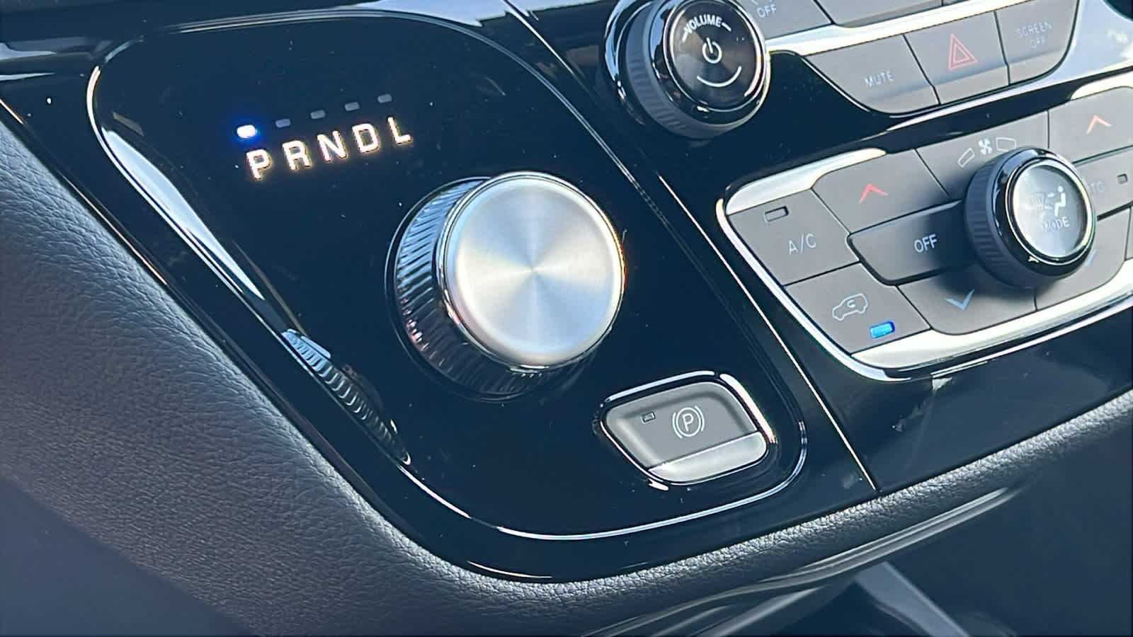 Thumbnail: 2026 Chrysler Pacifica - 13