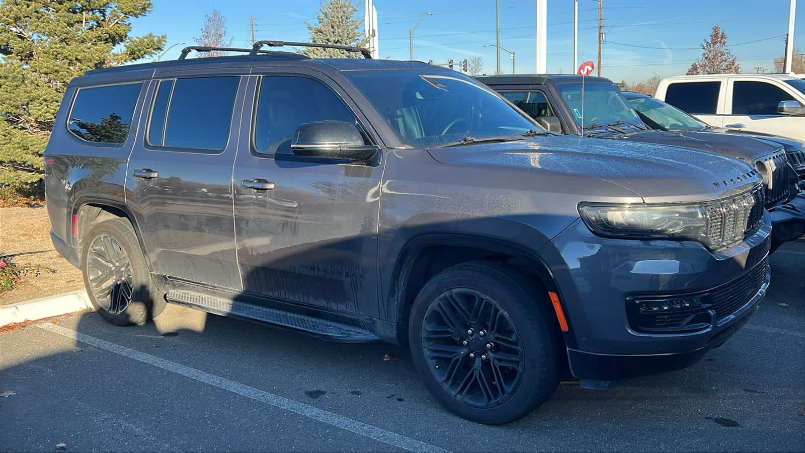 Thumbnail: 2023 Jeep Wagoneer - 3