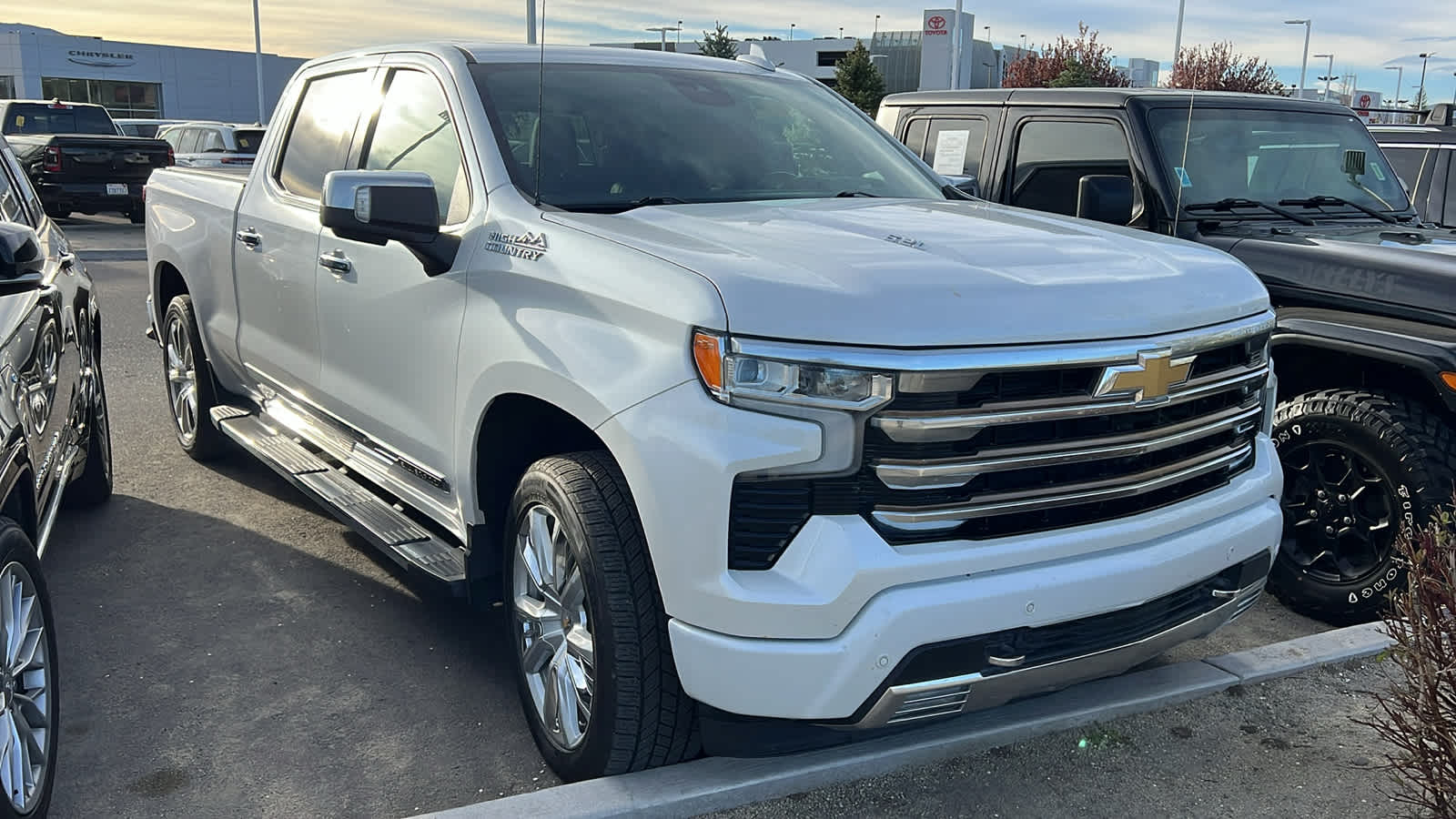 Thumbnail: 2022 Chevrolet Silverado 1500 - 3