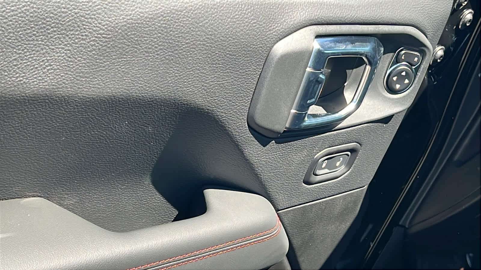 Thumbnail: 2025 Jeep Gladiator - 22