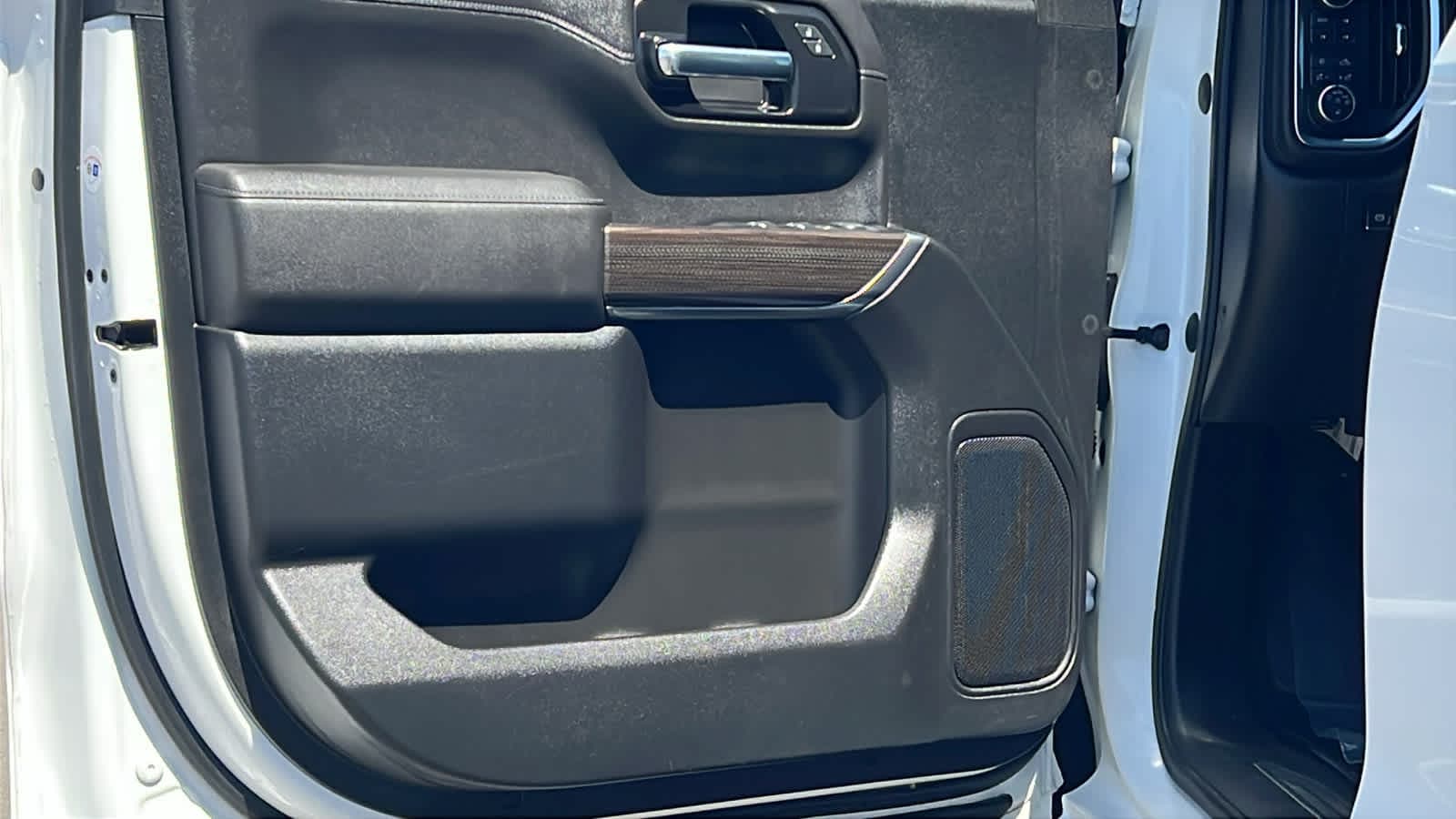 Thumbnail: 2022 Chevrolet Silverado 1500 - 23