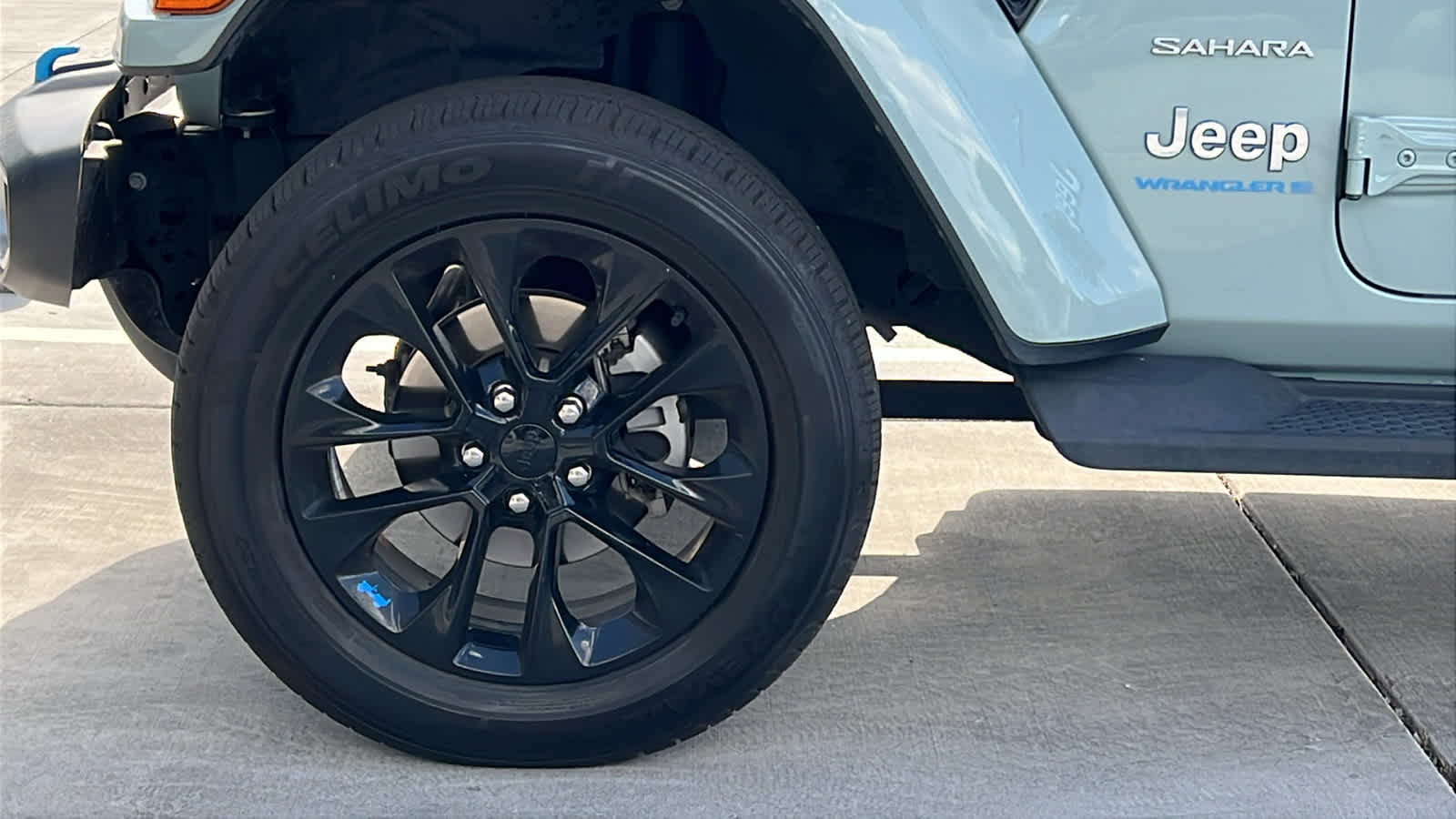Thumbnail: 2023 Jeep Wrangler - 9