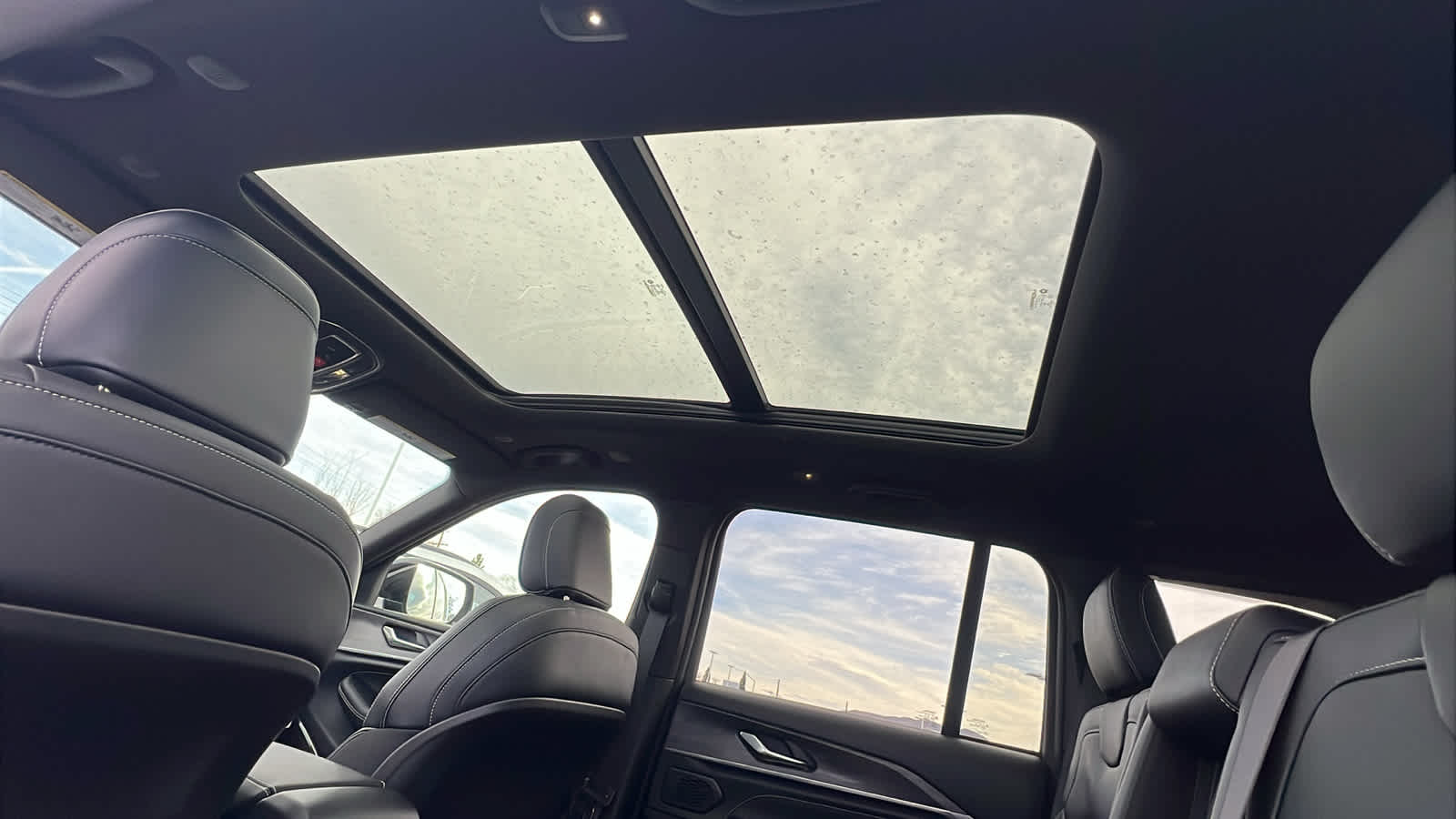 Thumbnail: 2025 Jeep Grand Cherokee - 31