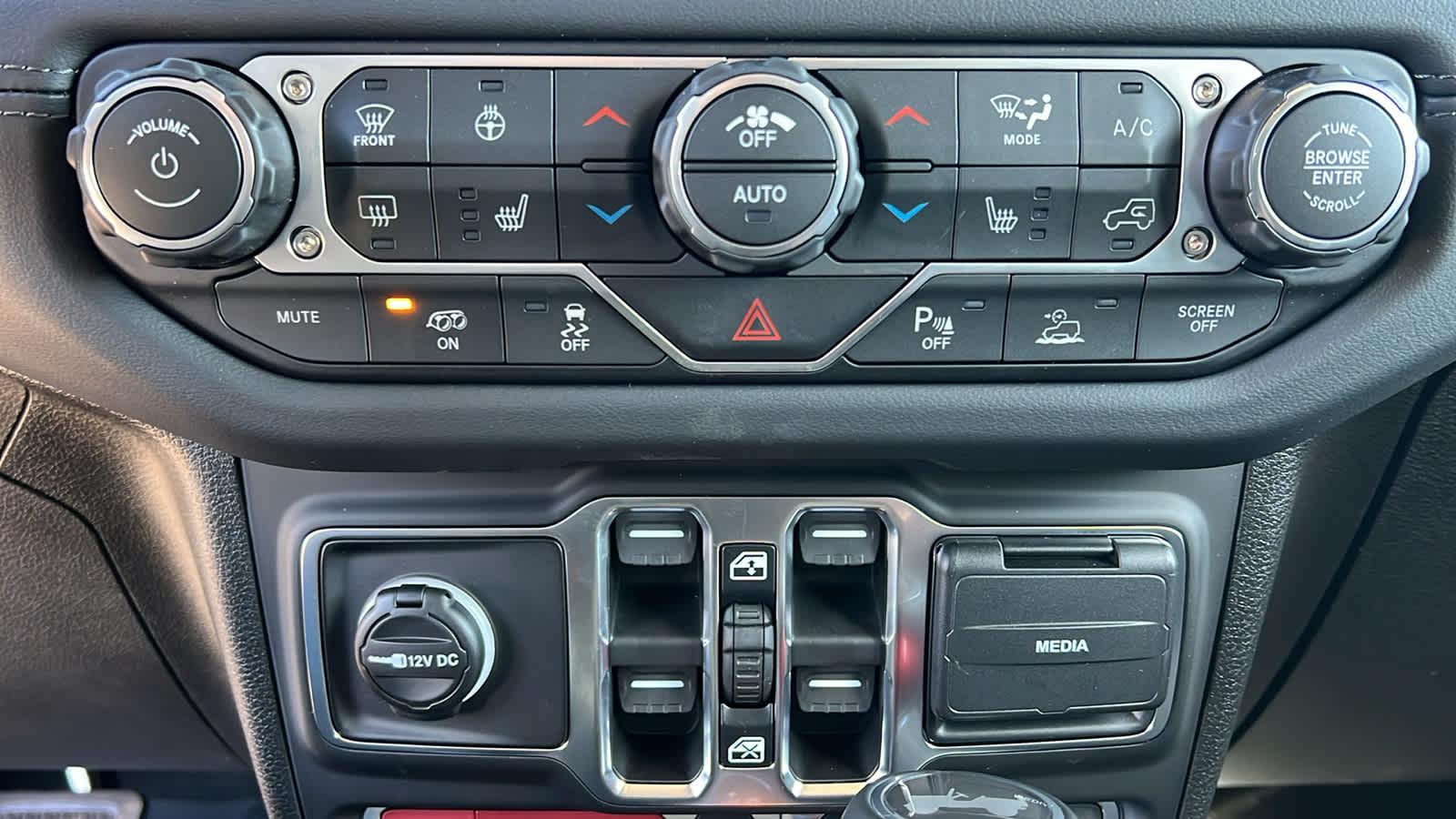 Thumbnail: 2026 Jeep Wrangler - 14