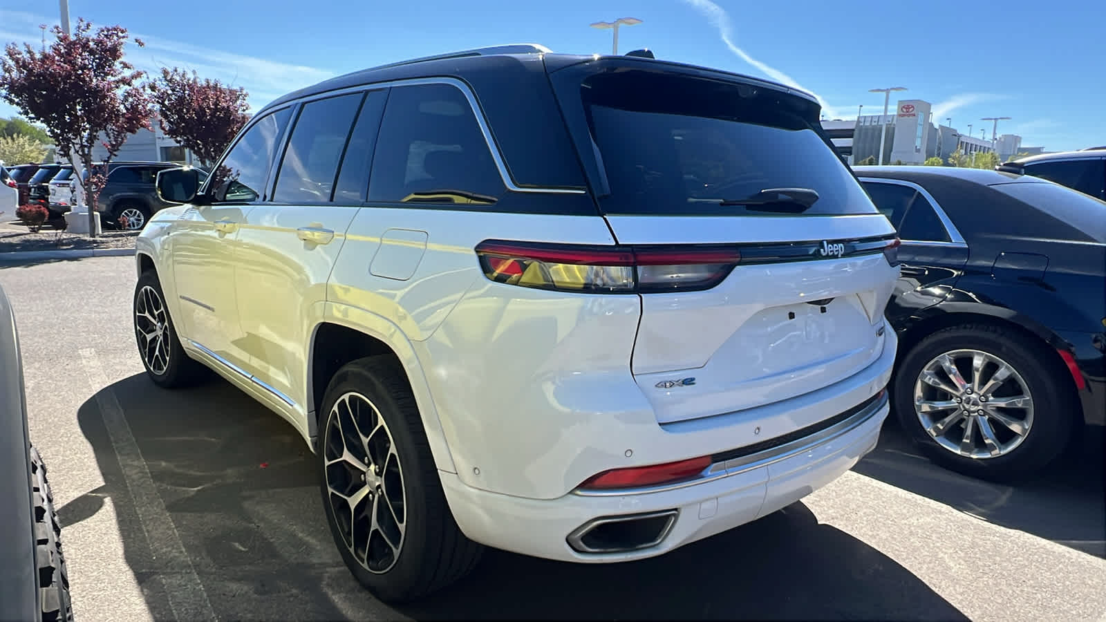 Thumbnail: 2022 Jeep Grand Cherokee - 9