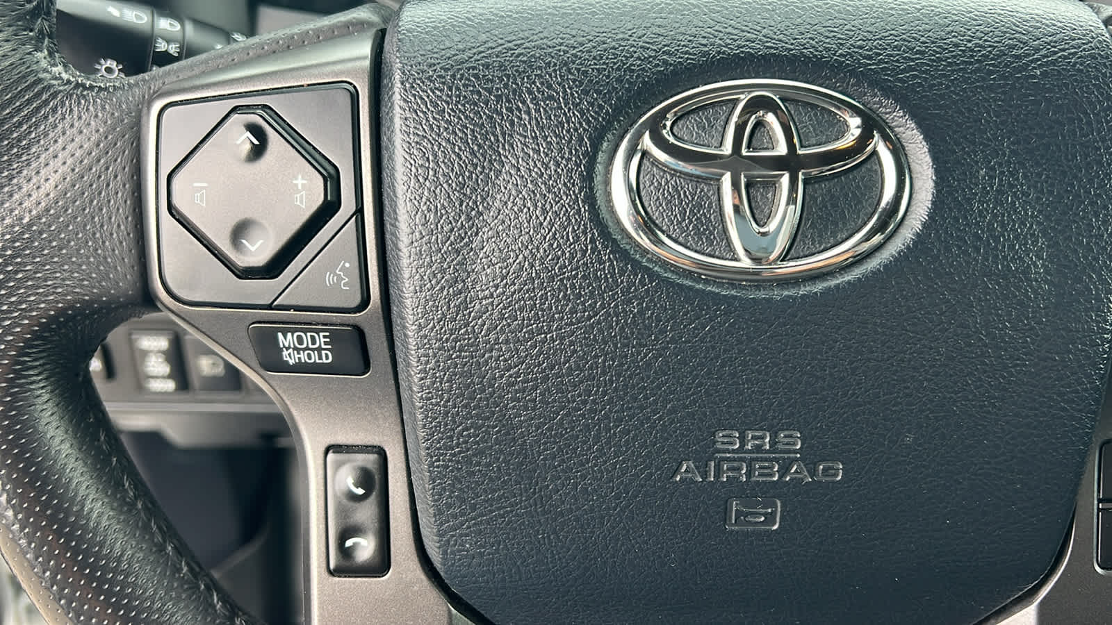 Thumbnail: 2018 Toyota Tacoma - 19